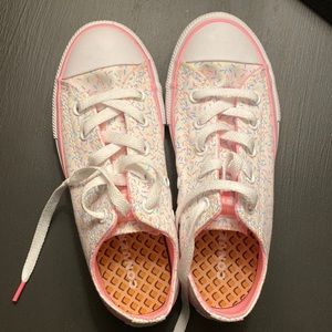 Kids converse low top sneakers
